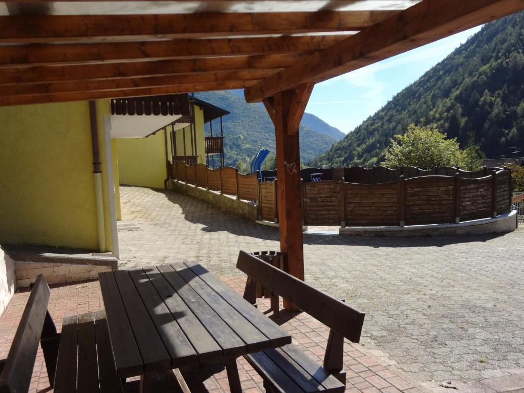 Residence Ai Tovi Bezzecca Exterior photo